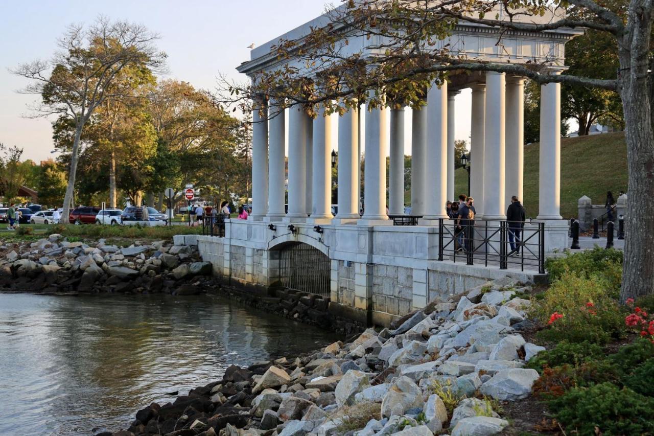 Harbourtown Suites On Plymouth Harbor Экстерьер фото