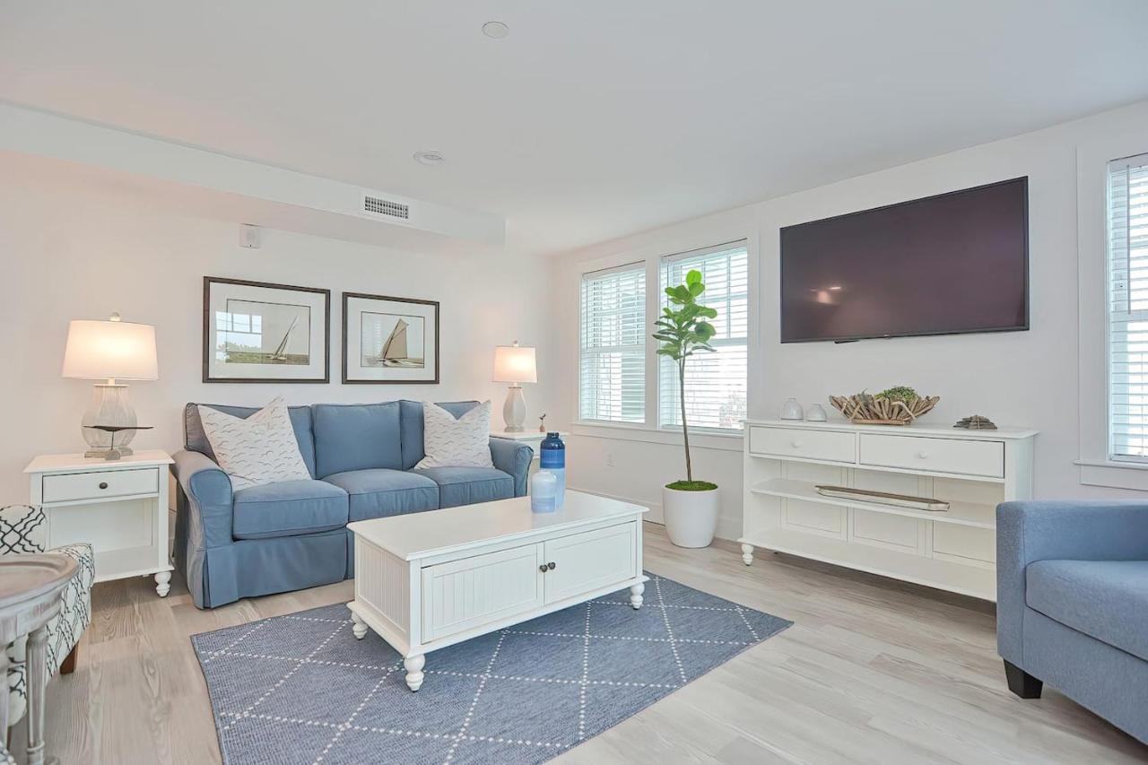 Harbourtown Suites On Plymouth Harbor Экстерьер фото