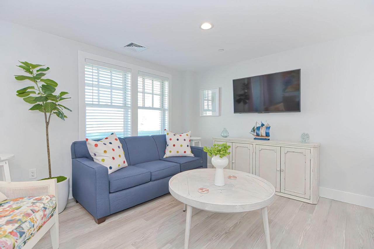 Harbourtown Suites On Plymouth Harbor Экстерьер фото