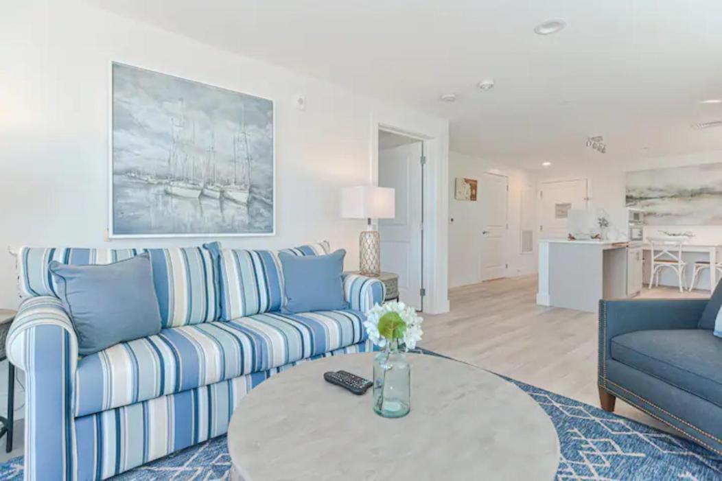 Harbourtown Suites On Plymouth Harbor Экстерьер фото