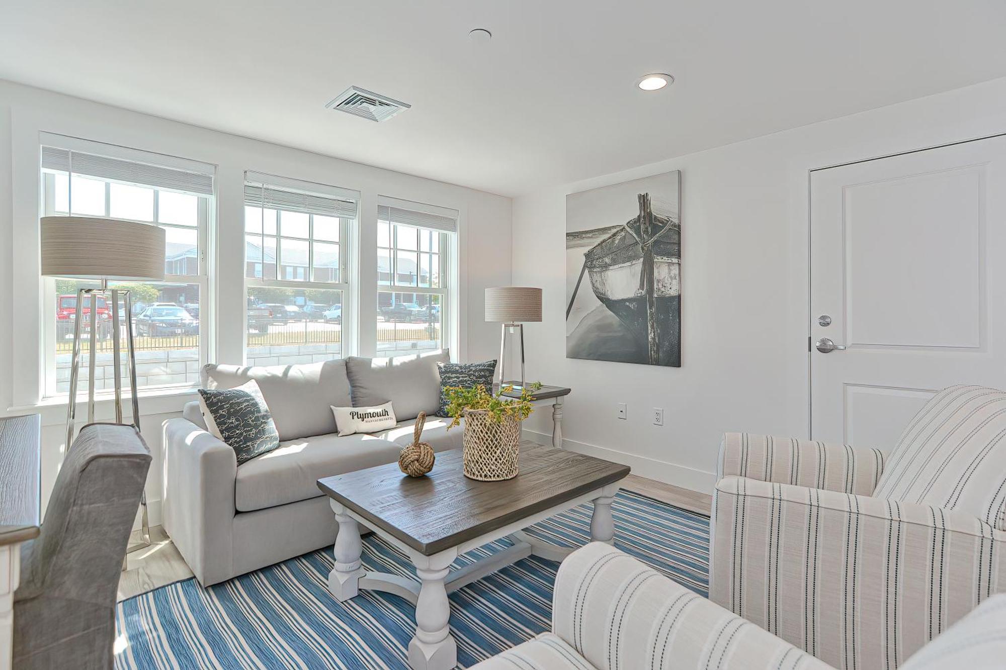 Harbourtown Suites On Plymouth Harbor Экстерьер фото